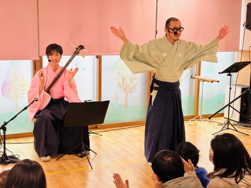 手拍子で参加してもらう和楽器コンサート